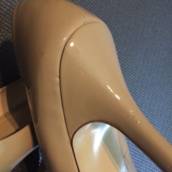 Lightly Used Nine West Nude Patent Heels Size 10 - Picture 3 of 7